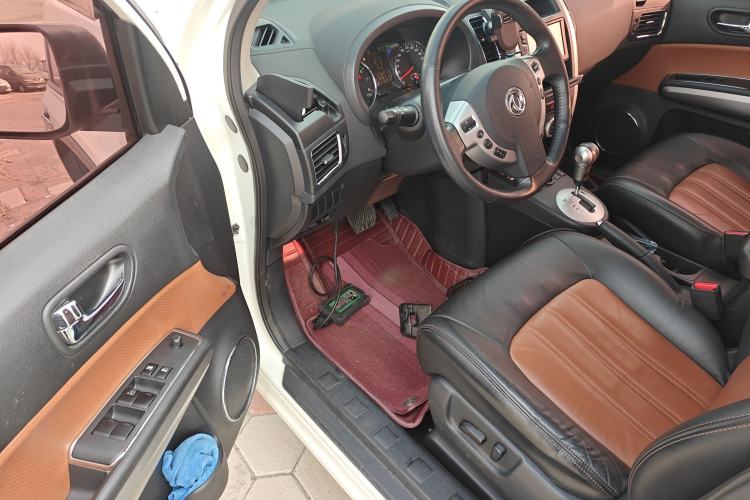 Used Dongfeng Fengdu MX6 2016 2.0L CVT Two-Wheel Drive Dream Edition Interior 3