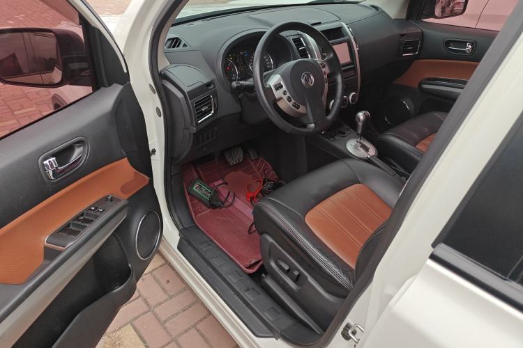 Used Dongfeng Fengdu MX6 2016 2.0L CVT Two-Wheel Drive Dream Edition Interior 3