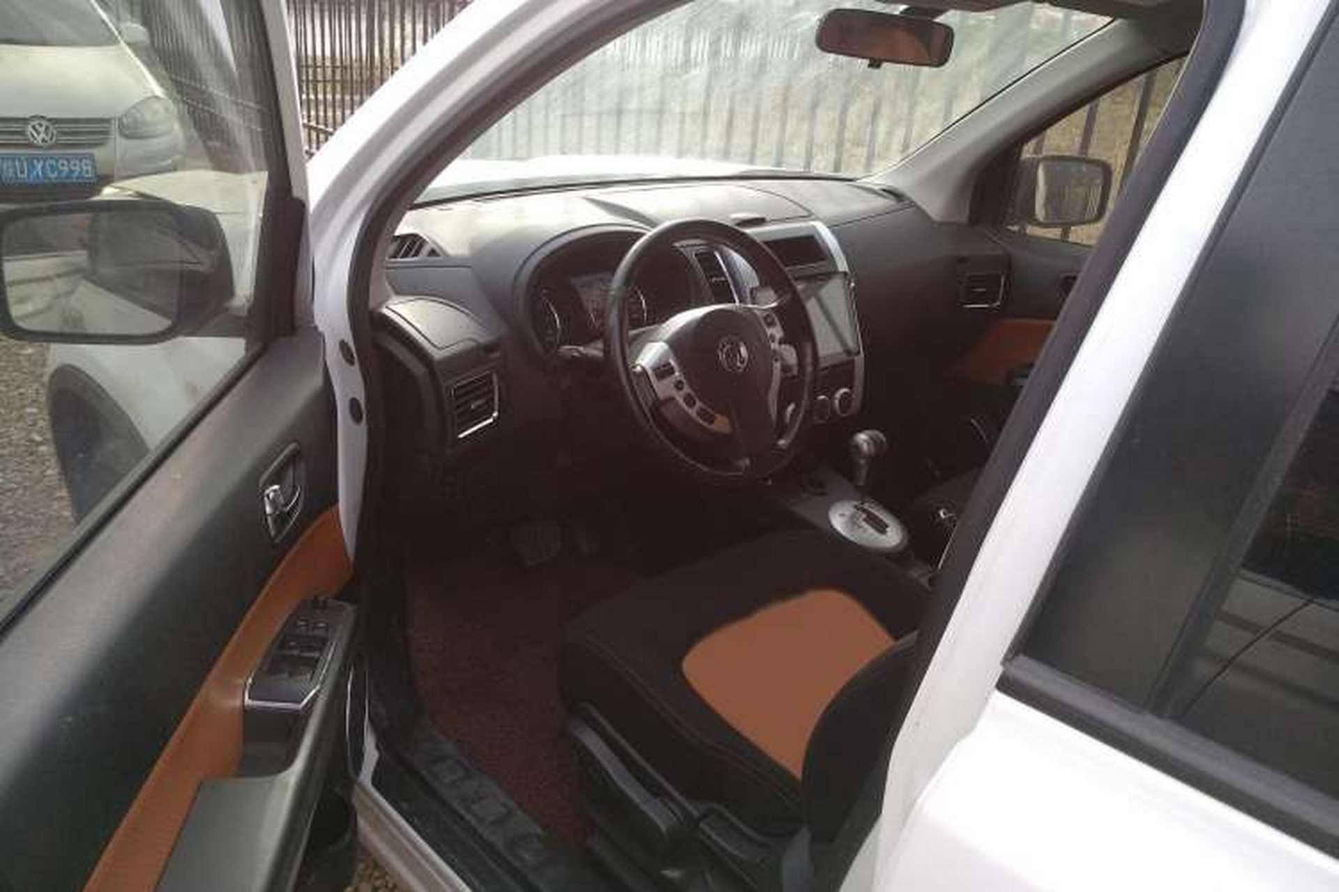 Used Dongfeng Fengdu MX6 2016 2.0L CVT Two-Wheel Drive All-Around Version Interior 3