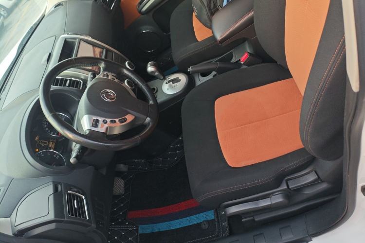Used Dongfeng Fengdu MX6 2016 2.0L CVT Two-Wheel Drive All-Around Version Left Front Seat