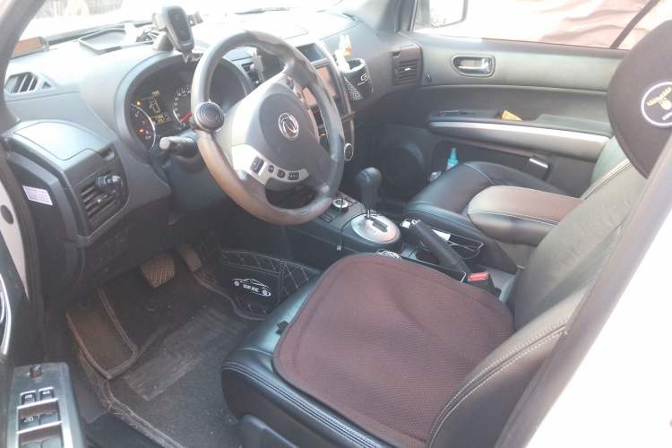 Used Dongfeng Fengdu MX6 2016 2.0L CVT 4x4 Dream Edition Left Front Seat
