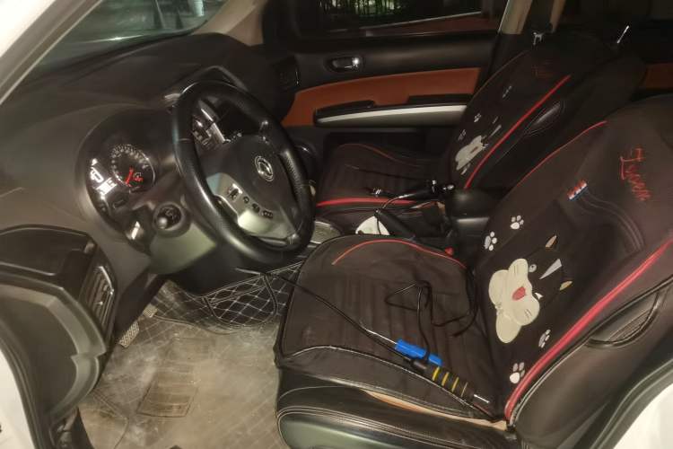 Used Dongfeng Fengdu MX6 2016 2.0L CVT Two-Wheel Drive Dream Edition Left Front Seat
