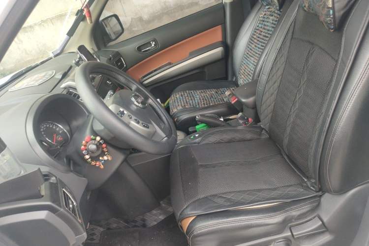 Used Dongfeng Fengdu MX6 2016 2.0L CVT Two-Wheel Drive Excellence Edition Left Front Seat