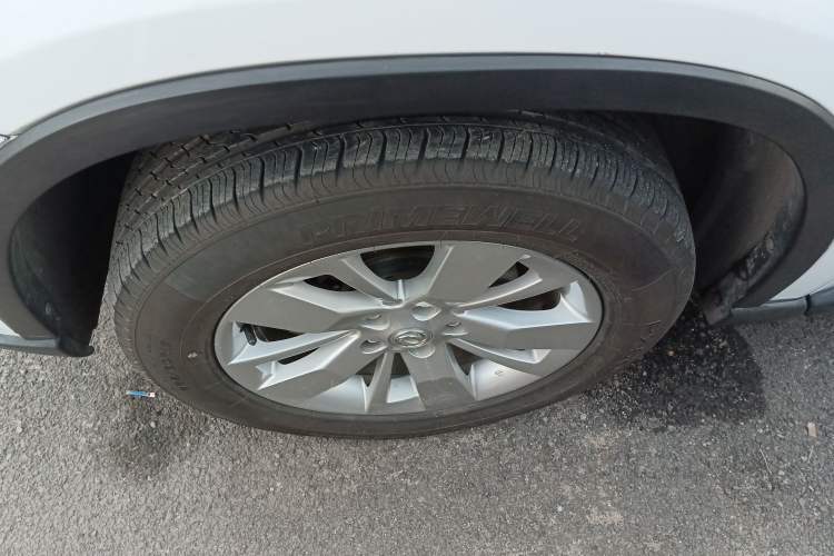 Used Dongfeng Fengdu MX6 2016 2.0L CVT All-Wheel-Drive Versatile Edition Left Front Wheel Hub