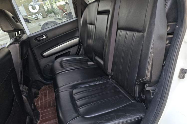 Used Dongfeng Fengdu MX6 2016 2.0L CVT 4x4 Dream Edition Left Rear Seat