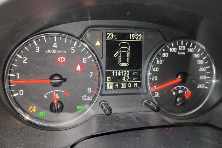 Used Dongfeng Fengdu MX6 2016 2.0L CVT All-Wheel-Drive Versatile Edition Odometer Close Up
