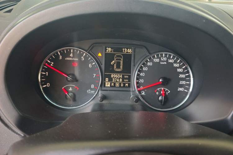 Used Dongfeng Fengdu MX6 2016 2.0L CVT All-Wheel-Drive Versatile Edition Odometer Close Up