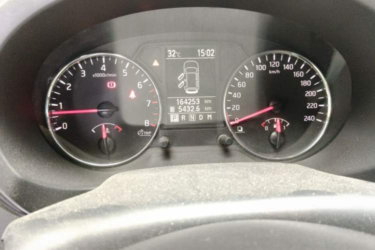 Used Dongfeng Fengdu MX6 2016 2.0L CVT Two-Wheel Drive All-Around Version Odometer Close Up