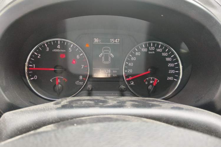 Used Dongfeng Fengdu MX6 2016 2.0L Manual Two-Wheel Drive Navigation Edition Odometer Close Up