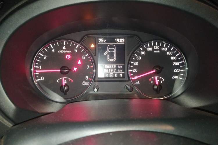 Used Dongfeng Fengdu MX6 2016 2.0L CVT Two-Wheel Drive All-Around Version Odometer Close Up