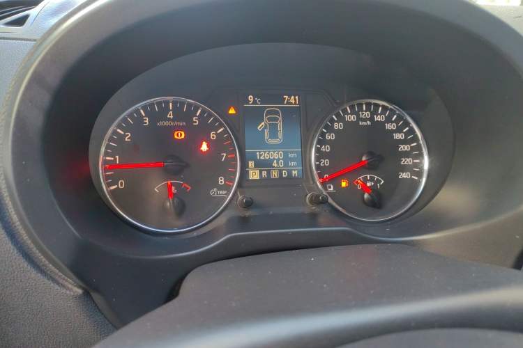 Used Dongfeng Fengdu MX6 2016 2.0L CVT Two-Wheel Drive Excellence Edition Odometer Close Up