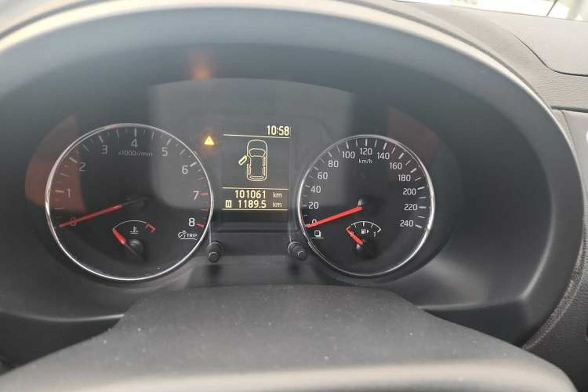 Used Dongfeng Fengdu MX6 2016 2.0L CVT All-Wheel-Drive Versatile Edition Odometer Close Up