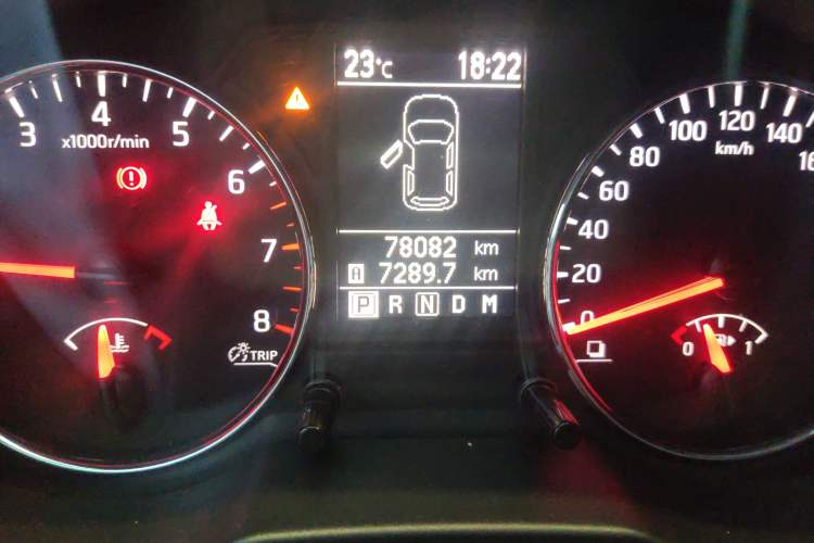 Used Dongfeng Fengdu MX6 2016 2.0L CVT Two-Wheel Drive Dream Edition Odometer Close Up