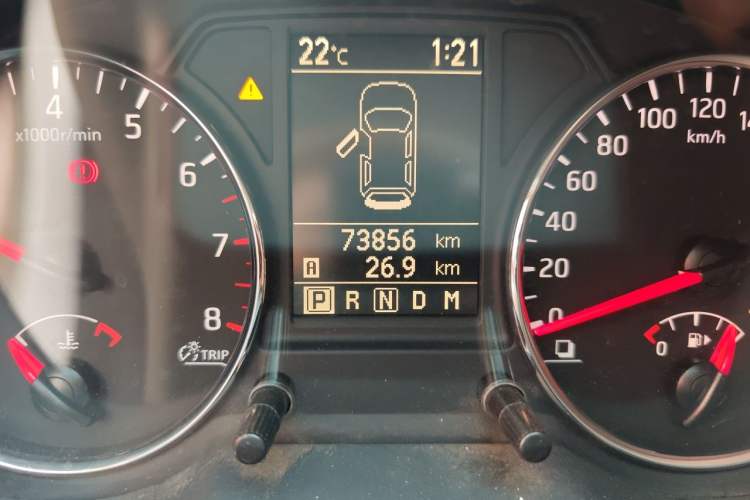 Used Dongfeng Fengdu MX6 2016 2.0L CVT Two-Wheel Drive Excellence Edition Odometer Close Up