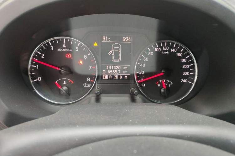 Used Dongfeng Fengdu MX6 2016 2.0L CVT Two-Wheel Drive All-Around Version Odometer Close Up