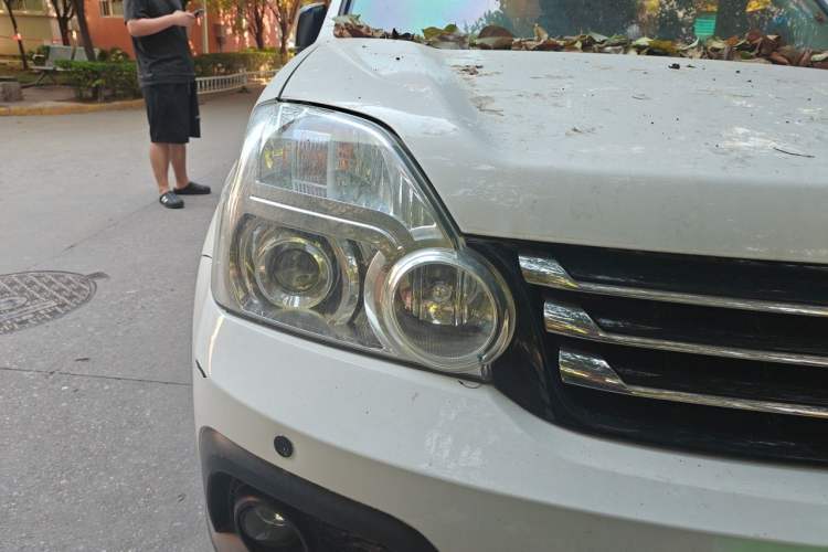 Used Dongfeng Fengdu MX6 2016 2.0L CVT Two-Wheel Drive Dream Edition Right Front Headlight