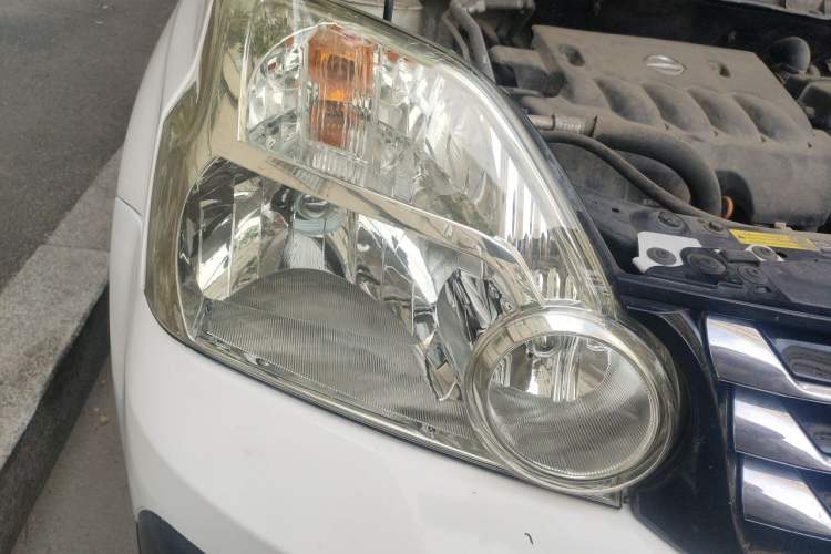 Used Dongfeng Fengdu MX6 2016 2.0L CVT Two-Wheel Drive Excellence Edition Right Front Headlight