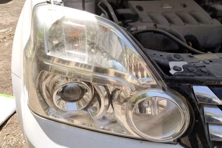 Used Dongfeng Fengdu MX6 2016 2.0L CVT 4x4 Dream Edition Right Front Headlight