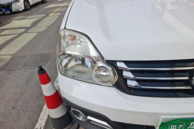 Used Dongfeng Fengdu MX6 2016 2.0L CVT Two-Wheel Drive Excellence Edition Right Front Headlight