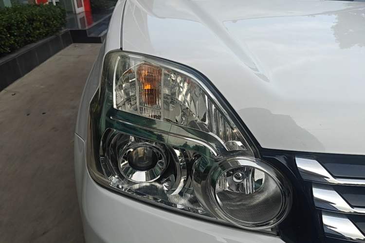Used Dongfeng Fengdu MX6 2016 2.0L CVT 4x4 Dream Edition Right Front Headlight