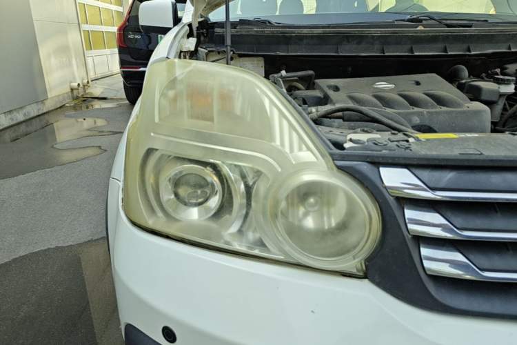 Used Dongfeng Fengdu MX6 2016 2.0L CVT 4x4 Dream Edition Right Front Headlight