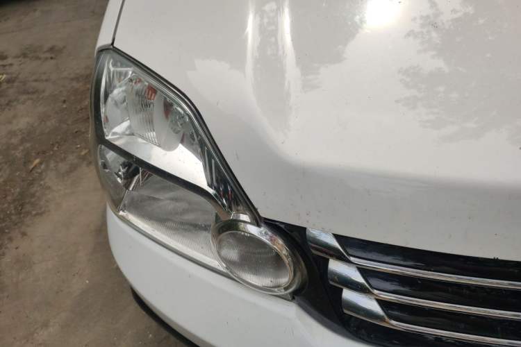 Used Dongfeng Fengdu MX6 2016 2.0L CVT Two-Wheel Drive All-Around Version Right Front Headlight