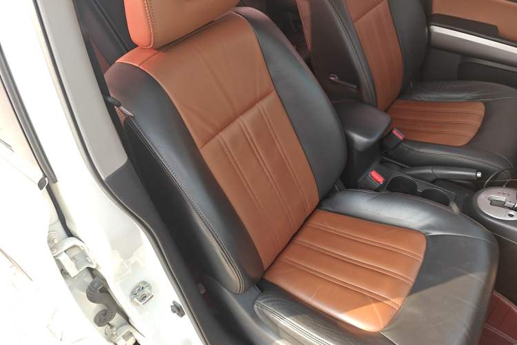Used Dongfeng Fengdu MX6 2016 2.0L CVT Two-Wheel Drive Dream Edition Right Front Seat