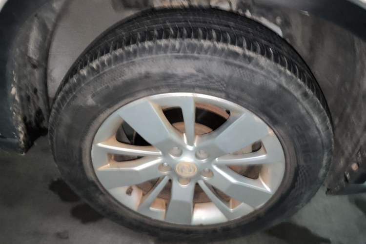 Used Dongfeng Fengdu MX6 2016 2.0L CVT All-Wheel-Drive Versatile Edition Right Front Wheel Hub