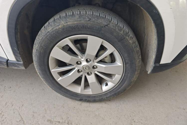 Used Dongfeng Fengdu MX6 2016 2.0L CVT All-Wheel-Drive Versatile Edition Right Front Wheel Hub