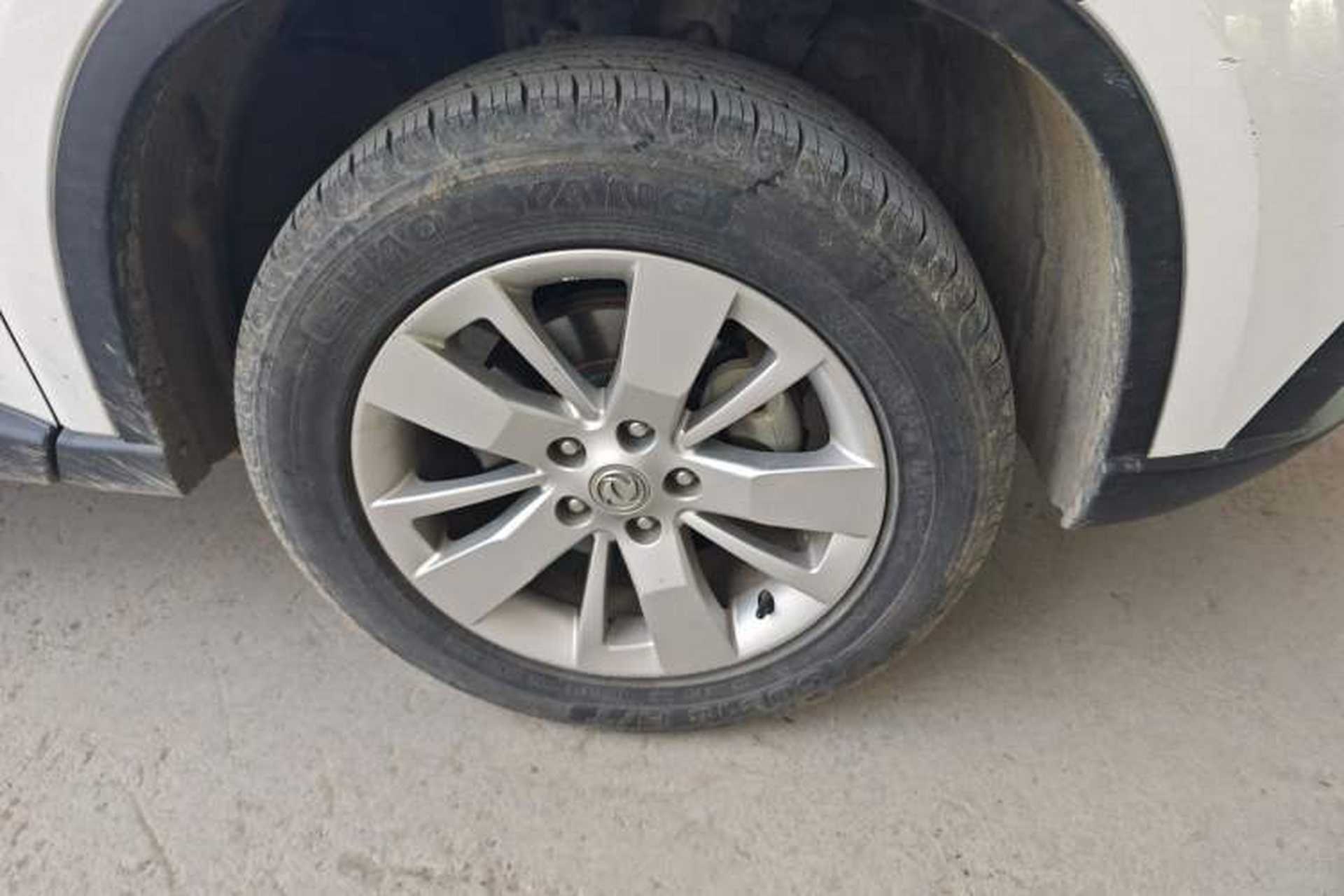 Used Dongfeng Fengdu MX6 2016 2.0L CVT All-Wheel-Drive Versatile Edition Right Front Wheel Hub