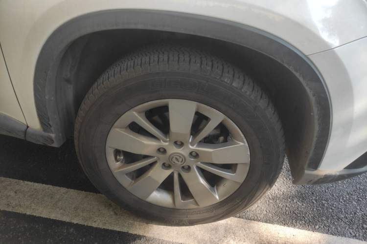 Used Dongfeng Fengdu MX6 2016 2.0L CVT 4x4 Dream Edition Right Front Wheel Hub