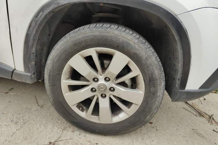 Used Dongfeng Fengdu MX6 2016 2.0L CVT Two-Wheel Drive Dream Edition Right Front Wheel Hub