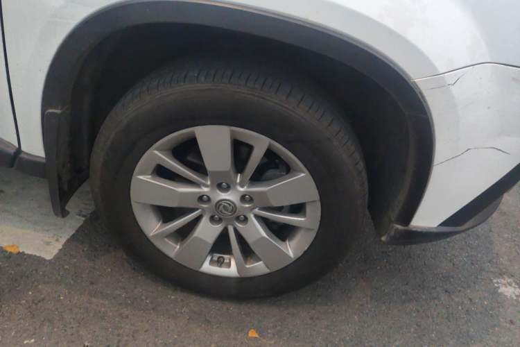 Used Dongfeng Fengdu MX6 2016 2.0L CVT Two-Wheel Drive Dream Edition Right Front Wheel Hub