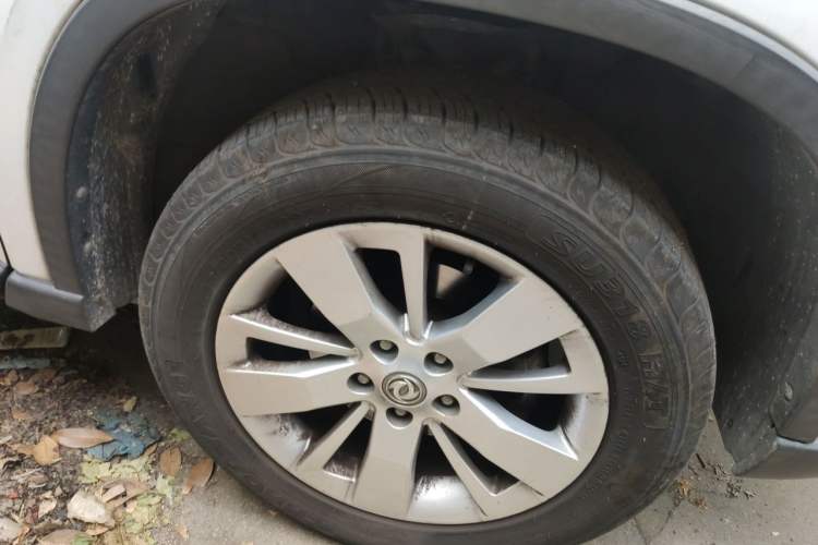 Used Dongfeng Fengdu MX6 2016 2.0L CVT Two-Wheel Drive All-Around Version Right Front Wheel Hub