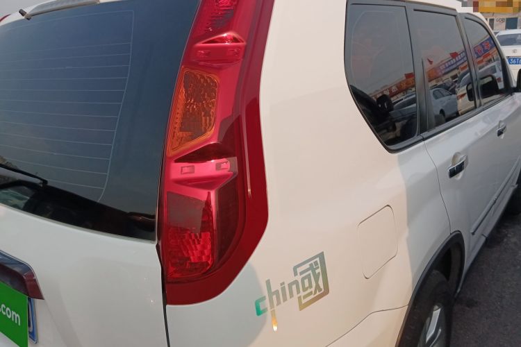 Used Dongfeng Fengdu MX6 2016 2.0L CVT All-Wheel-Drive Versatile Edition Right Rear Taillight
