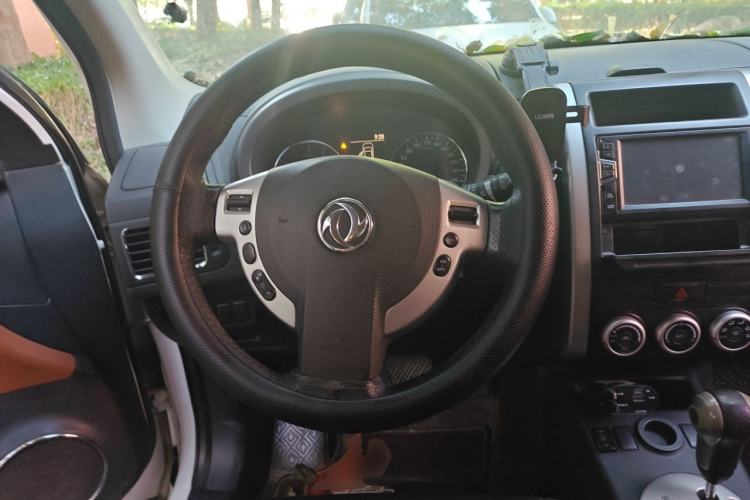 Used Dongfeng Fengdu MX6 2016 2.0L CVT Two-Wheel Drive Dream Edition Steering Wheel