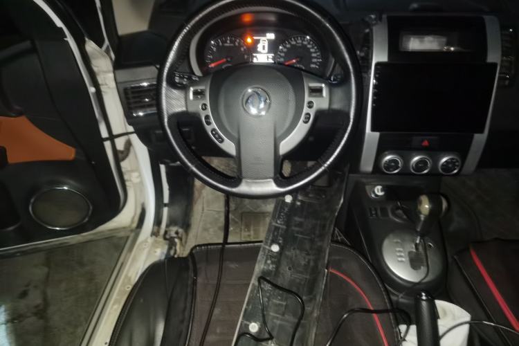 Used Dongfeng Fengdu MX6 2016 2.0L CVT Two-Wheel Drive Dream Edition Steering Wheel