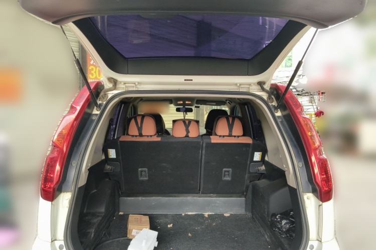 Used Dongfeng Fengdu MX6 2016 2.0L CVT Two-Wheel Drive All-Around Version Trunk