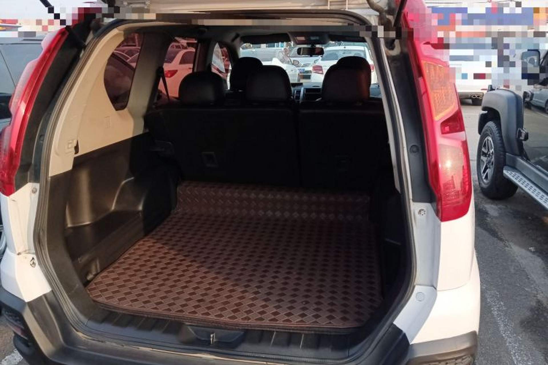 Used Dongfeng Fengdu MX6 2016 2.0L CVT All-Wheel-Drive Versatile Edition Trunk