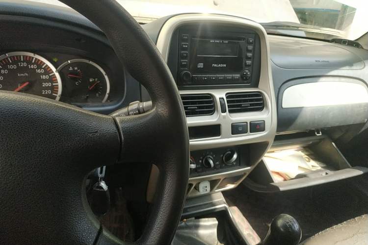 Used Dongfeng Fengdu Paladin 2008 2.4L Two-Wheel-Drive Standard Version Audio And AC Panel