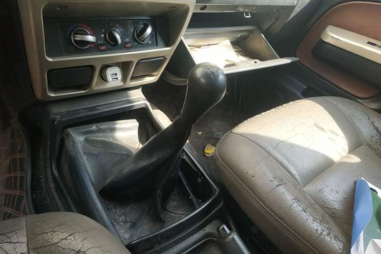 Used Dongfeng Fengdu Paladin 2008 2.4L Two-Wheel-Drive Standard Version Gear Lever
