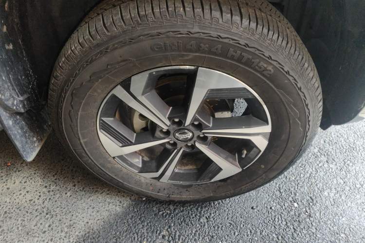 Used Dongfeng Fengdu Paladin 2023 2.0T Four-Wheel Drive Smart Edition Right Front Wheel Hub