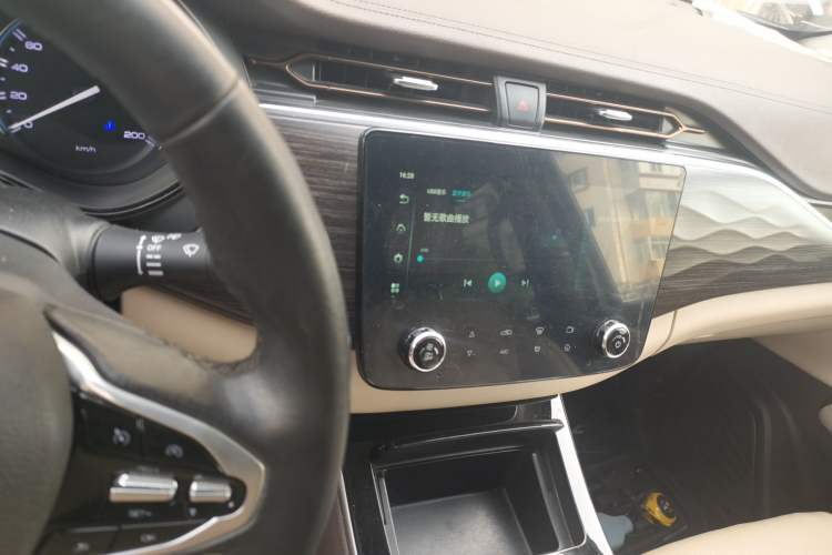 Used Dongfeng Fengdu Paladin 2023 2.0T Four-Wheel Drive Luxury Edition Audio And AC Panel