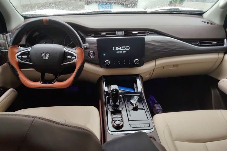 Used Dongfeng Fengdu Paladin 2023 2.0T Four-Wheel Drive Luxury Edition Center Console