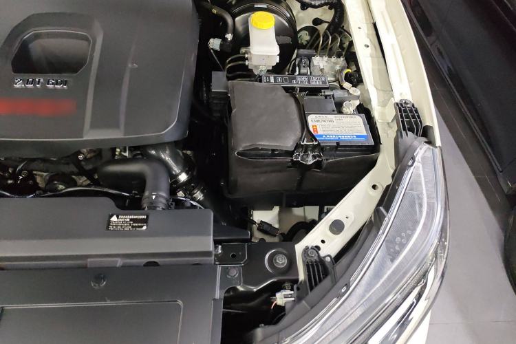 Used Dongfeng Fengdu Paladin 2023 2.0T Four-Wheel Drive Smart Edition Engine Bay Left