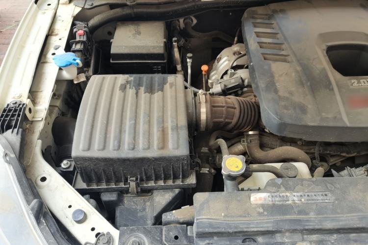 Used Dongfeng Fengdu Paladin 2023 2.0T Four-Wheel Drive Luxury Edition Engine Bay Right