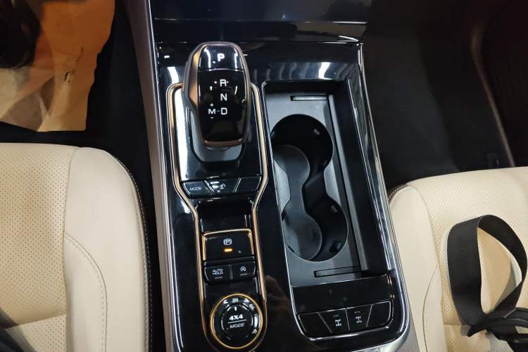 Used Dongfeng Fengdu Paladin 2023 2.0T Four-Wheel Drive Smart Edition Gear Lever