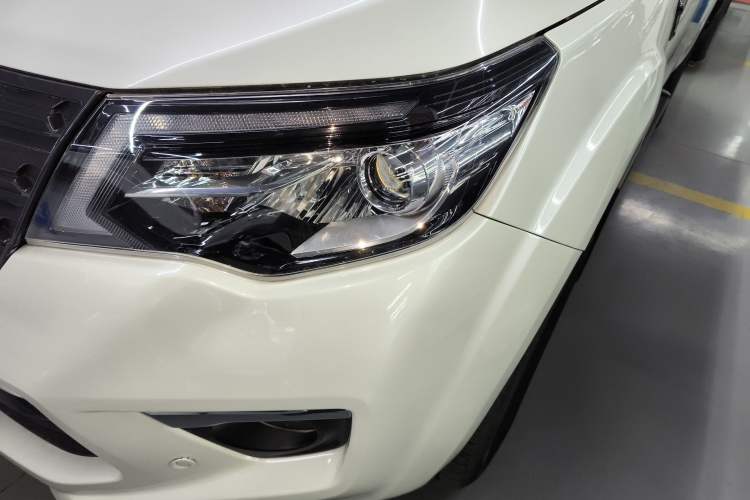 Used Dongfeng Fengdu Paladin 2023 2.0T Four-Wheel Drive Luxury Edition Left Front Headlight
