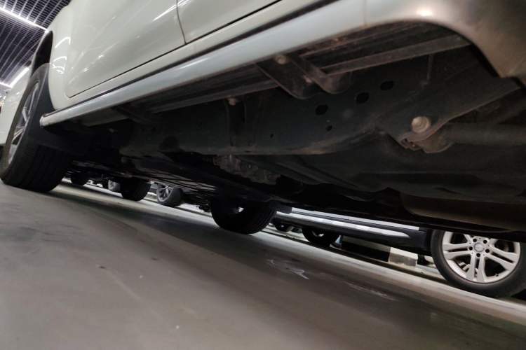 Used Dongfeng Fengdu Paladin 2023 2.0T Four-Wheel Drive Luxury Edition Left Side Sill