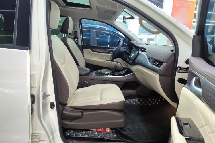 Used Dongfeng Fengdu Paladin 2023 2.0T Four-Wheel Drive Luxury Edition Right Front Seat